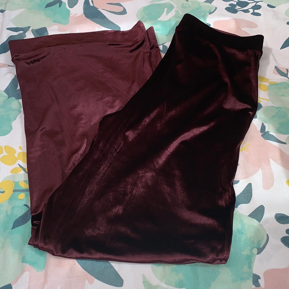 White House Black Market wide leg velvet pants in Cabernet‎
